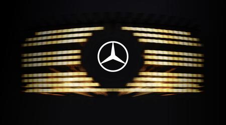 Mercedes kmalu z novim: ali ta fotografija nakazuje drzen korak? #foto