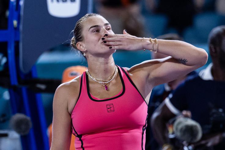 Arina Sabalenka še naprej vodi na lestvici WTA. | Foto: Reuters