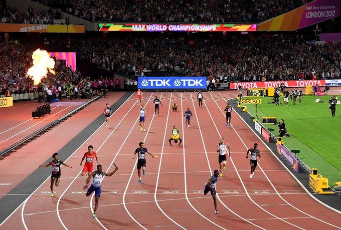 V štafetnem teku 4 x 100 metrov se je odvijala prava drama. | Foto: Getty Images