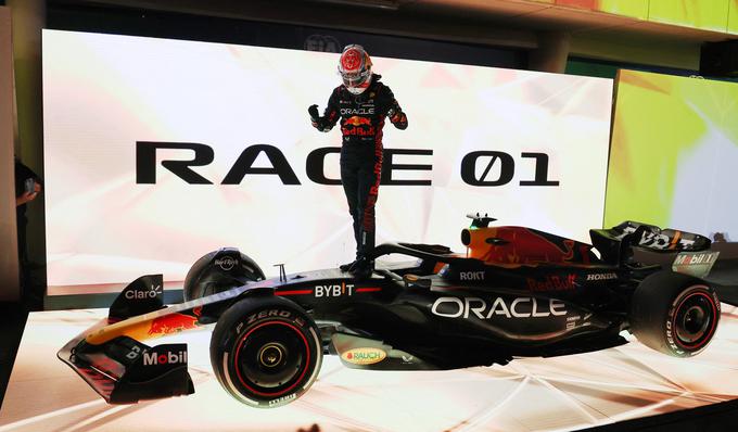 Max Verstappen je v desetem poizkusu sploh prvič zmagal na dirkališču Sakhir. | Foto: Reuters