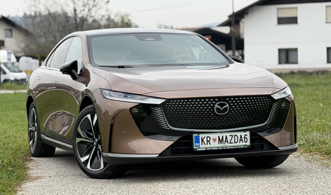 Razvita za Kitajce, zdaj že v Sloveniji: Mazdina limuzina hitro navduši in preseneti