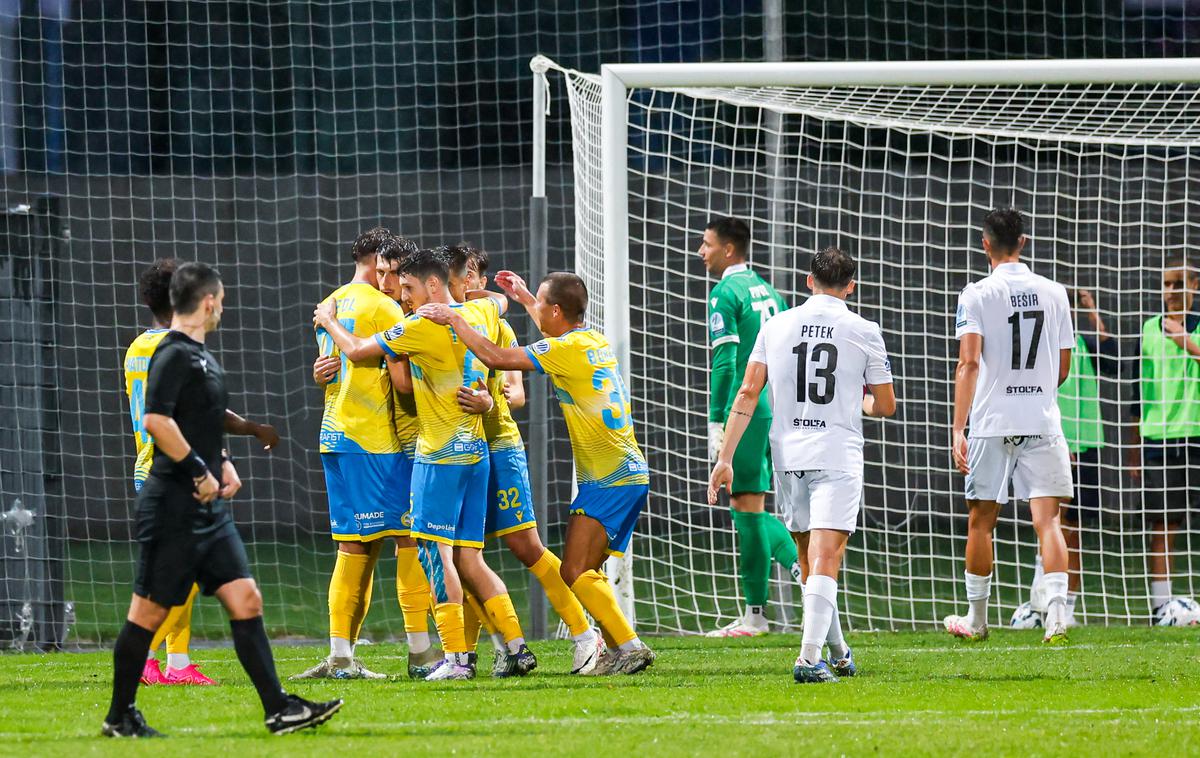 FC Koper : Primorje | Koprčani so Primorje premagali z 2:0 in so po dveh krogih domačega prvenstva pri dveh zmagah. | Foto Aleš Fevžer