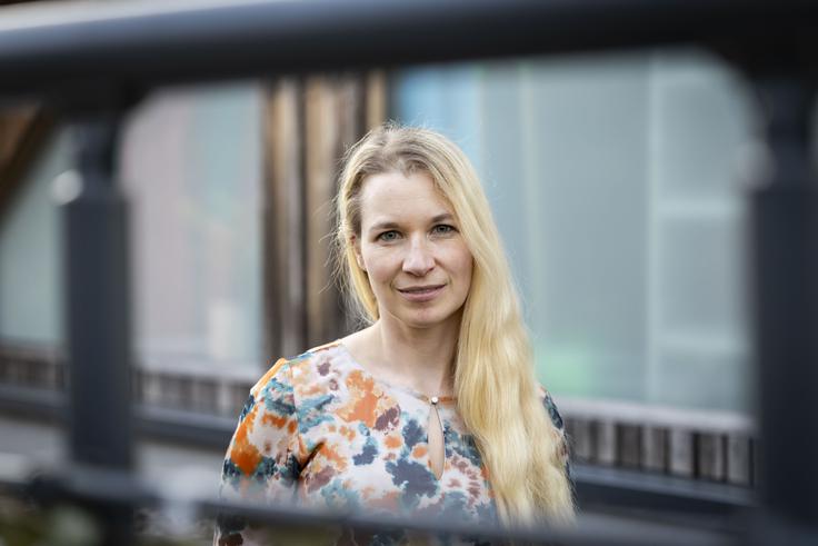 "Moj dan se začne zelo zgodaj, a ob 15. uri sem spet samo mama. In to je vloga, ki mi pomeni največ." | Foto: Bojan Puhek