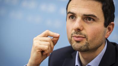 "Marjan Šarec je odličen igralec. Ne bomo figov list Janeza Janše." #intervju #video