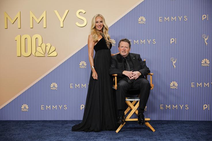 Michael J. Fox z ženo Tracy Pollan na letošnji podelitvi emmyjev. | Foto: Reuters