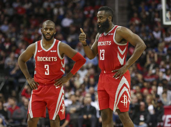 James Harden (desno) bo proti Dallasu zagotovo igral, pri Chrisu Paulu (levo) pa je še vprašaj. | Foto: Reuters