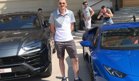 Je mladi bogataš po smrti Francoza, ki so jo prenašali v živo, v velikih težavah?