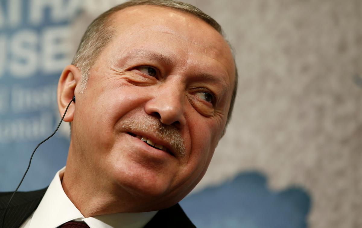 Recep Tayyip Erdogan | Turški predsednik Erdogan je po posredovanju ameriškega podpredsednika Mika Pencea vendarle pristal na prekinitev ognja v Siriji. | Foto Reuters