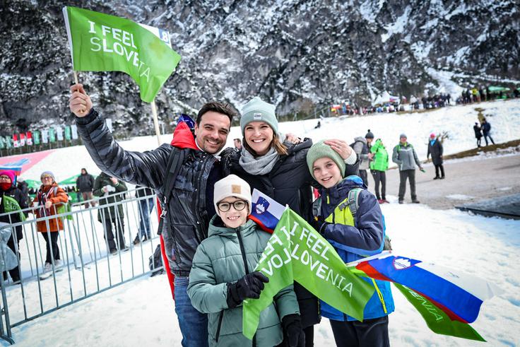 Planiški dogodek združuje Slovence in je "več kot le tekmovanje", saj predstavlja pomemben del nacionalne zavesti. | Foto: Ana Kovač
