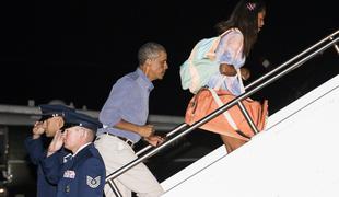 Obama zaradi kriznih žarišč po svetu prekinja dopust