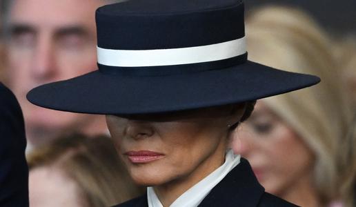 "Agentka Melania Trumpenko": to je dejala Trumpu po "čudovitem" pogovoru s Putinom