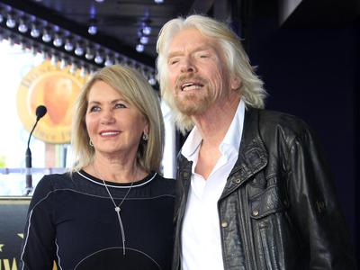 Umrla je žena slavnega milijarderja Richarda Bransona, skupaj sta bila 50 let