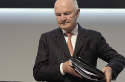 Ferdinand Piech kritiziral in ostal sam. Je zdaj pod vprašajem njegova služba?