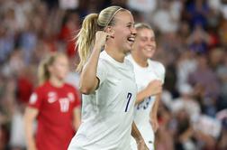 Angležinje zanesljivo, Avstrijke presenetljivo v četrtfinale