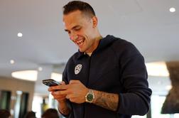"Zgodilo se je kot v filmu, dokumente sem podpisoval prek telefona"