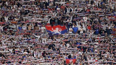 Lyon tekmo brez gledalcev