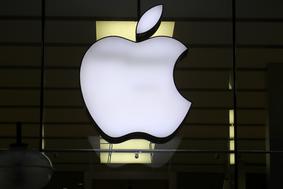 Apple s polnimi letali iPhonov v ZDA