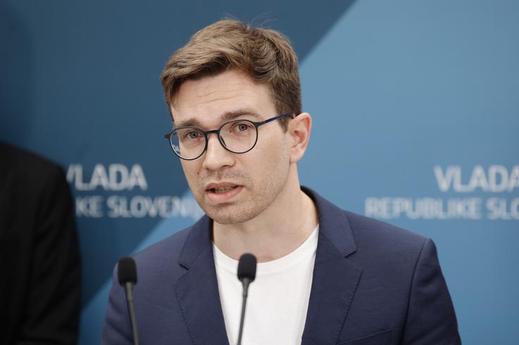 Po pojasnilih podpredsednika natečajne komisije Gašperja Skalarja so z natečajem iskali različne tipologije hiš. | Foto: Nebojša Tejić/STA