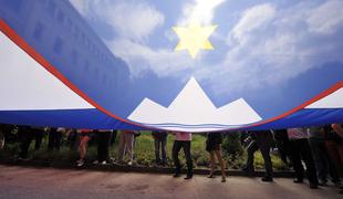 Se Slovenci kljub gospodarski rasti že pripravljajo na krizo?