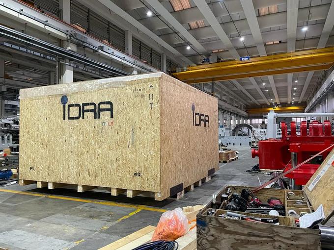 Italijanska IDRA Group je za Teslino tovarno pripravila enega ključnih proizvodnih strojev. | Foto: IDRA Group