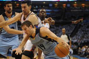 Udrih ni zgrešil, San Antonio sanja Bosanca, čudež v Minnesoti