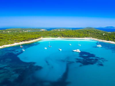 Najlepše plaže na Jadranu za družine: kje preživeti popoln dopust z otroki