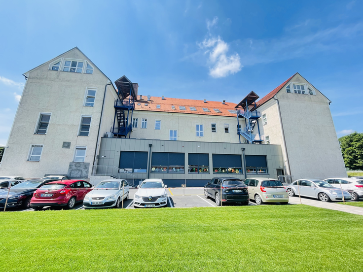 V medvrstniškem pretepu sta sodelovala dva učenca OŠ Mladika Ptuj. Trenutno pouk obiskujeta individualno in delata s svojim učiteljem. Po besedah ravnatelja bo tako najverjetneje ostalo do konca leta.  | Foto: STA