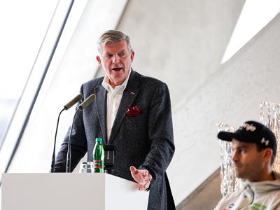 Tomaž Kunstelj še naprej vodja smučarskih skokov in NK