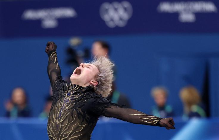 Ilia Malinin je kljub nekaj manjšim napakam ZDA zagotovil zlato. | Foto: Reuters