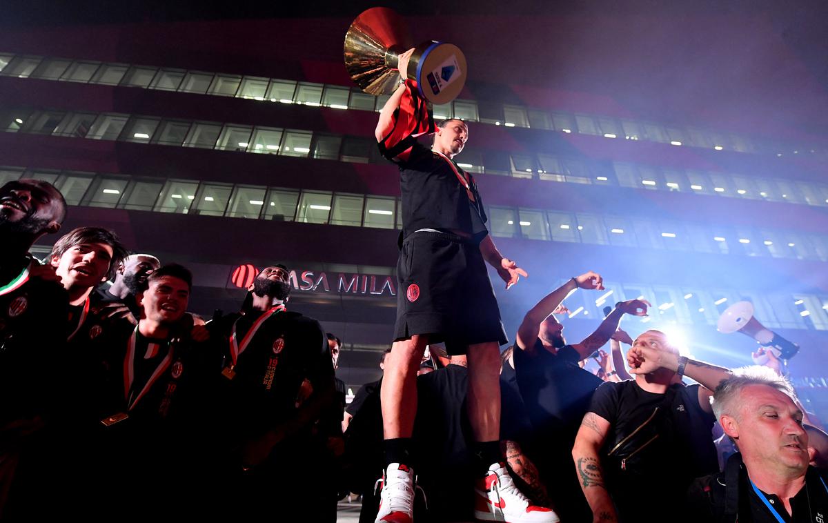 AC Milan Ibrahimvić | Takole je Zlatan Ibrahimović v ponedeljek slavil naslov italijanskega prvaka. | Foto Reuters