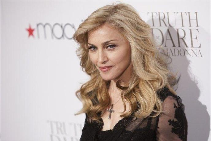Madonna z moškim parfumom?