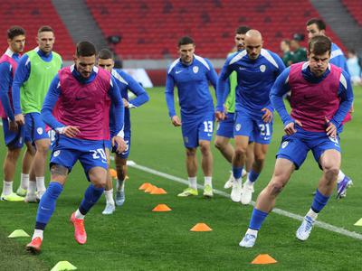 Francija prvič po zmagi na SP leta 2018 na vrhu lestvice Fife, Slovenci na 58. mestu