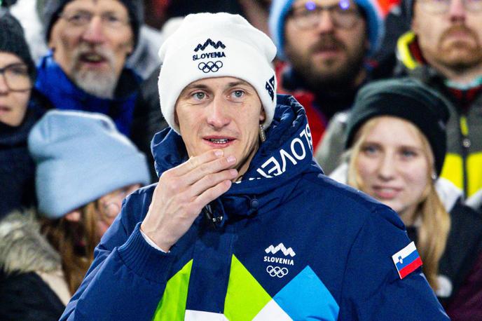Peter Prevc | Peter Prevc je olimpijske skoke v Predazzu doživljal s strani – z mislijo in prepričanjem, da bo bratu Domnu in sestri Niki uspelo skočiti do medalje. | Foto Aleš Fevžer