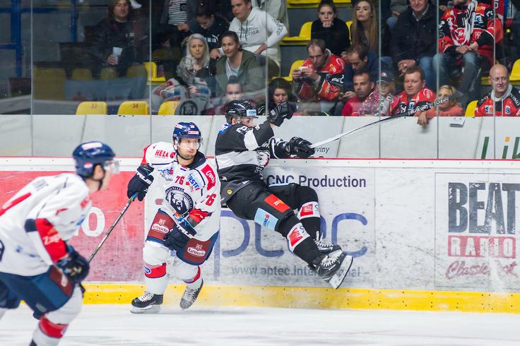 Medveščak je pri Celovcu izgubil z 0:6.  | Foto: Sportida