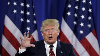 Trump si je premislil, po novem ne bi več mučil in pobijal 