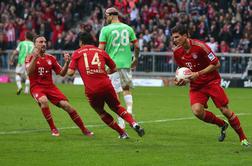 Bayern s preobratom do zmage in 20 točk prednosti, HSV zmagal v Stuttgartu