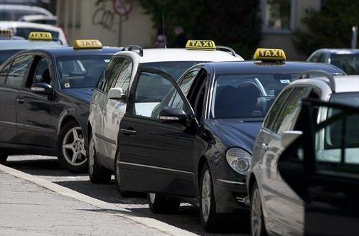 Taksi službe pripravile predlog ureditve taksi prevozov v Ljubljani