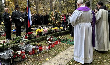 Zbrani so se poslovili od ubitega Aleša Šutarja