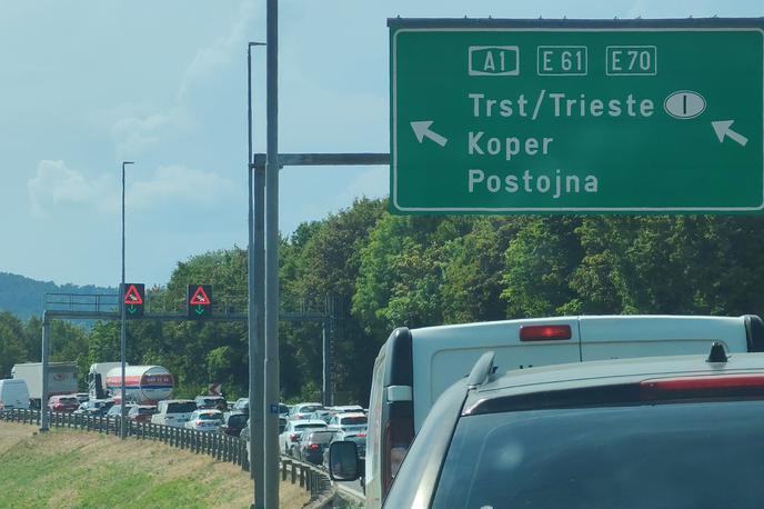 Primorska avtocesta | Ustvarite reševalni pas. | Foto K. M.