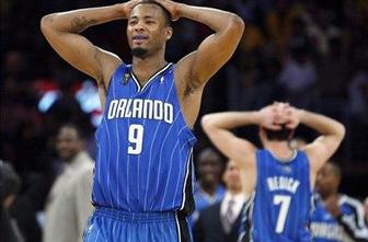 Lewisu deset tekem kazni zaradi dopinga