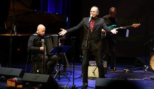 Zaplet po festivalu: na RTV odvzeli nagrado in razglasili drugega zmagovalca