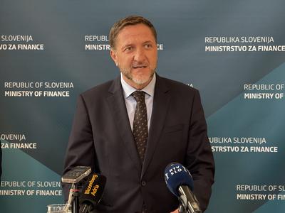 Minister Boštjančič: Iščemo ravnotežje med gotovino in elektronskimi plačili