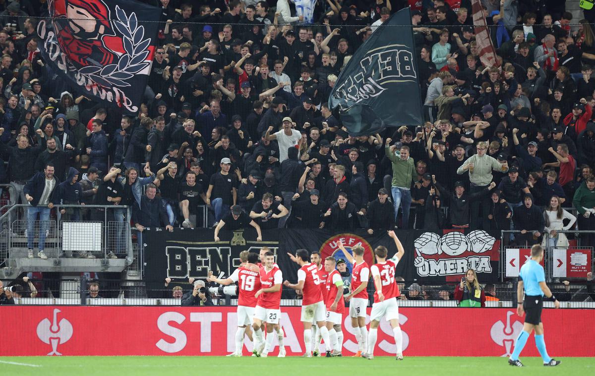 AZ Alkmaar Legia Varšava | AZ Alkmaar je premagal Legio z 1:0, edini zadetek na tekmi je v  52. minuti dosegel Vangelis Pavlidis, po srečanju pa je prišlo do večjega incidenta. | Foto Guliverimage