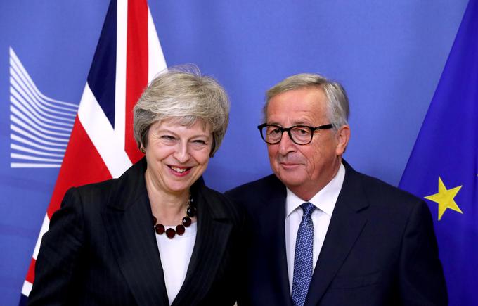 Britanska premierka Theresa May in predsednik Evropske komisije Jean-Claude Juncker na sinočnjem sestanku v Bruslju. | Foto: Reuters