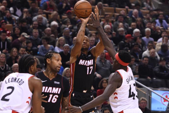Miami Toronto | Moštvo Miami Heat je s 115:125 v gosteh izgubilo proti ekipi Toronto Raptors. To je ob sedmih zmagah njihov 12. poraz v tej sezoni. Torontu   | Foto Reuters
