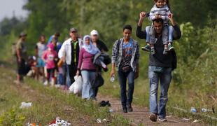 Avstrija in Bolgarija ob prihodu migrantov napovedujeta vpoklic vojakov