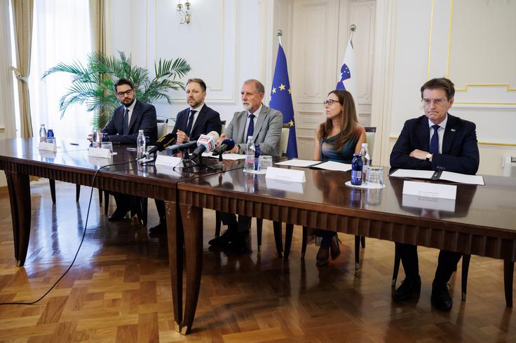 Rektorat Univerze v Ljubljani, podpis sporazuma | Foto: Nebojša Tejić/STA