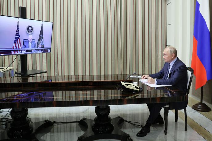 Joe Biden | Putin je vztrajal, da ima Rusija "pravico braniti svojo varnost", ni pa želel izrecno odgovoriti, ali načrtuje invazijo na Ukrajino. | Foto Reuters