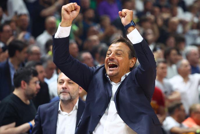 Neuspeh v evroligi in domačem prvenstvu odnesel trenerja