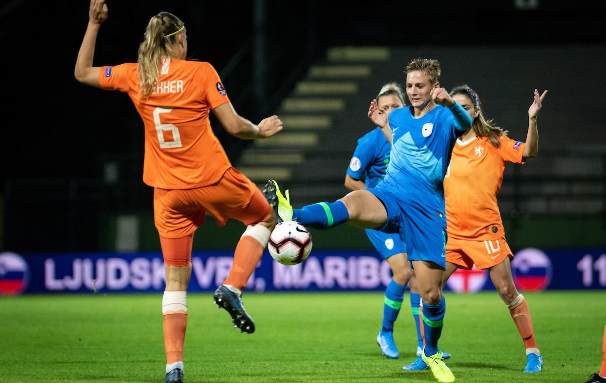 slovenska ženska nogometna reprezentanca, Slovenija : Nizozemska, kvalifikacije | Slovenke so morale priznati premoč Nizozemski. | Foto Blaž Weindorfer/Sportida